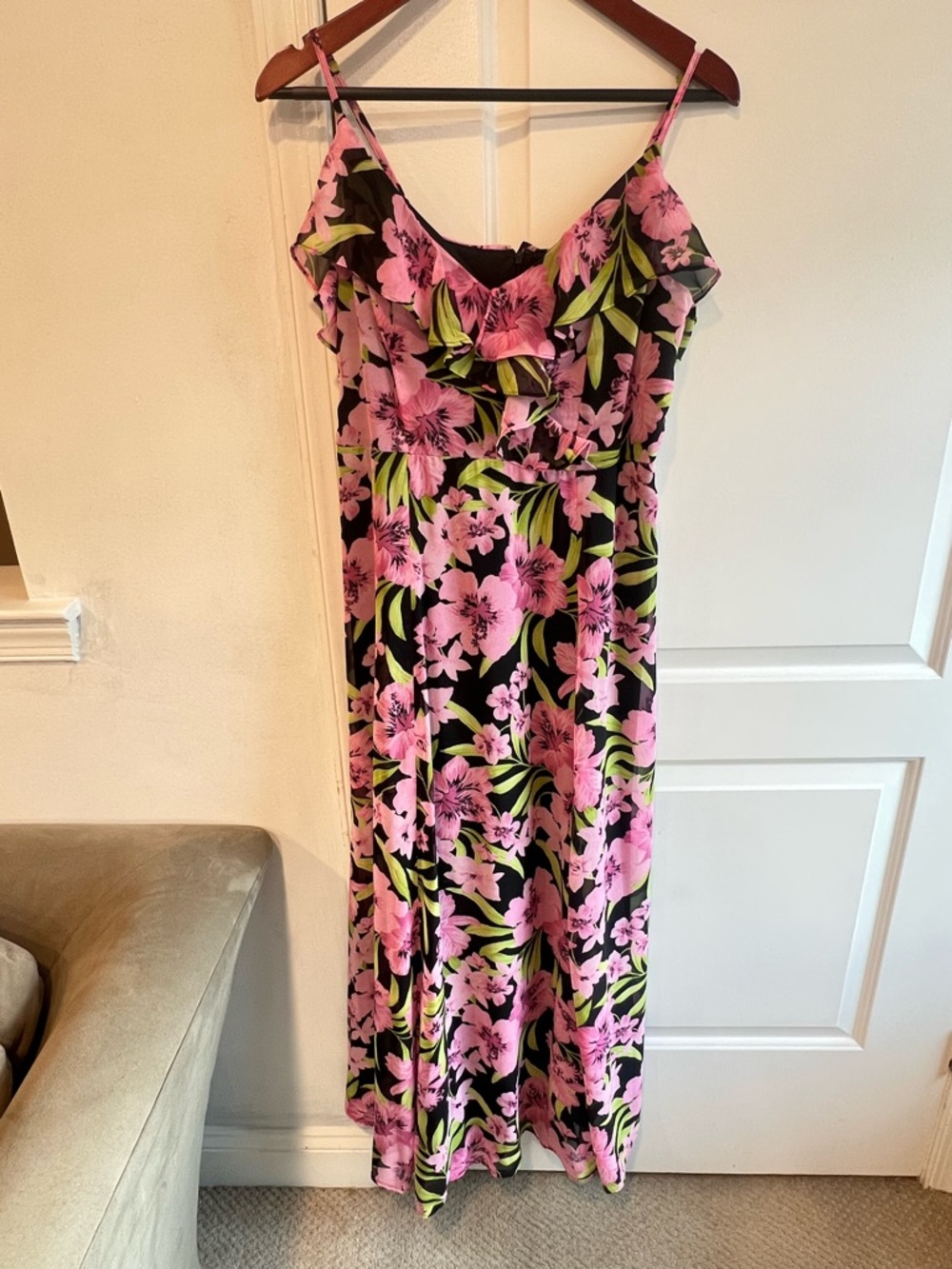 Bar III Maxi Dress with Pink Floral Print szM